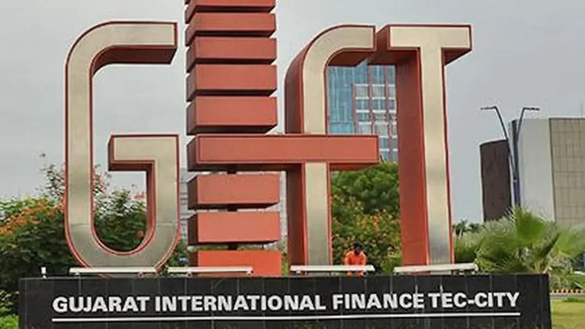 Jio BlackRock Broking launches first Indian ETFs by August