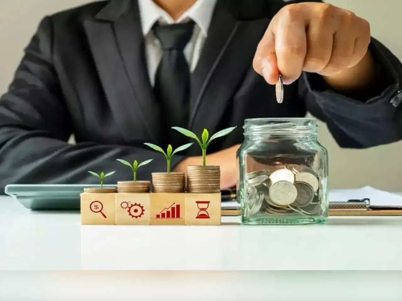 John Rogers Warns Against Groupthink in Investment Decisions