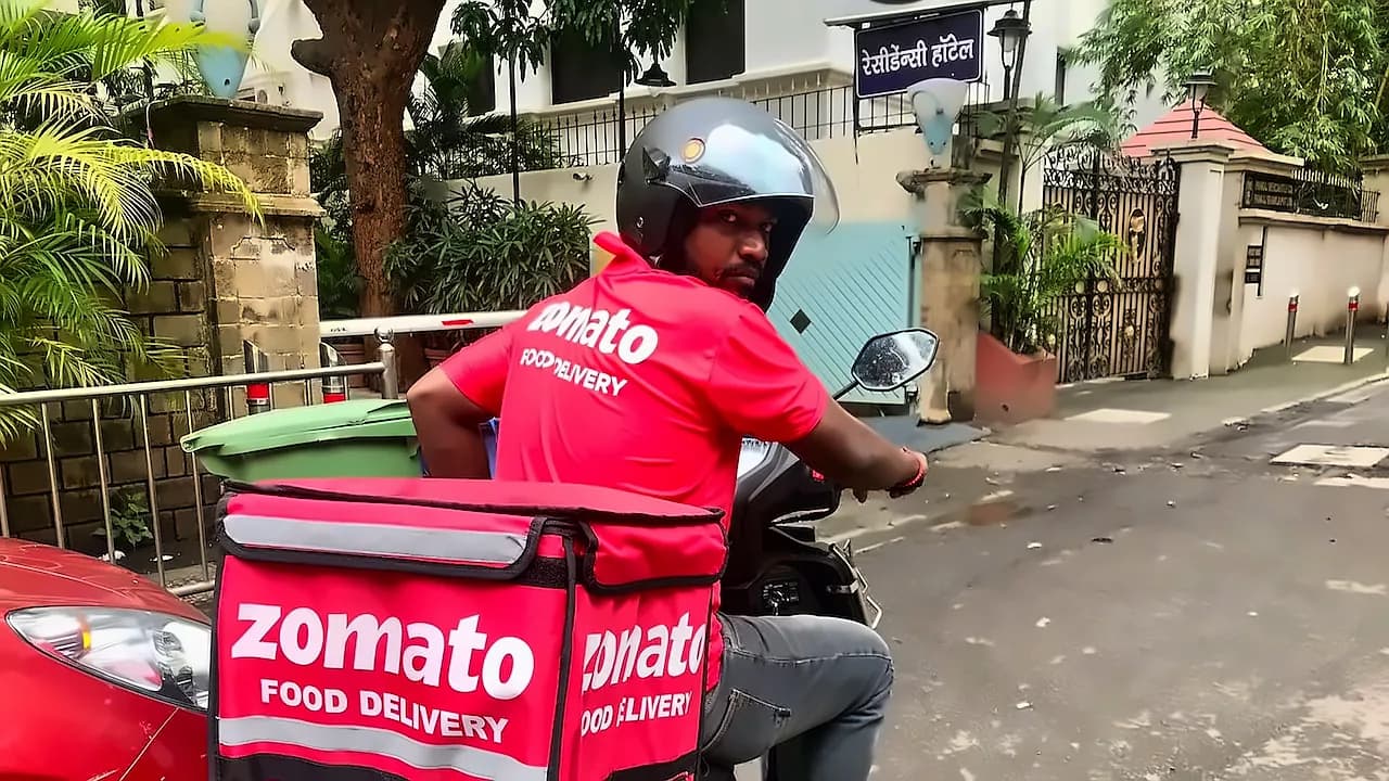 Karnataka HC Orders Swiggy, Zomato to Deposit Gig Worker Fee