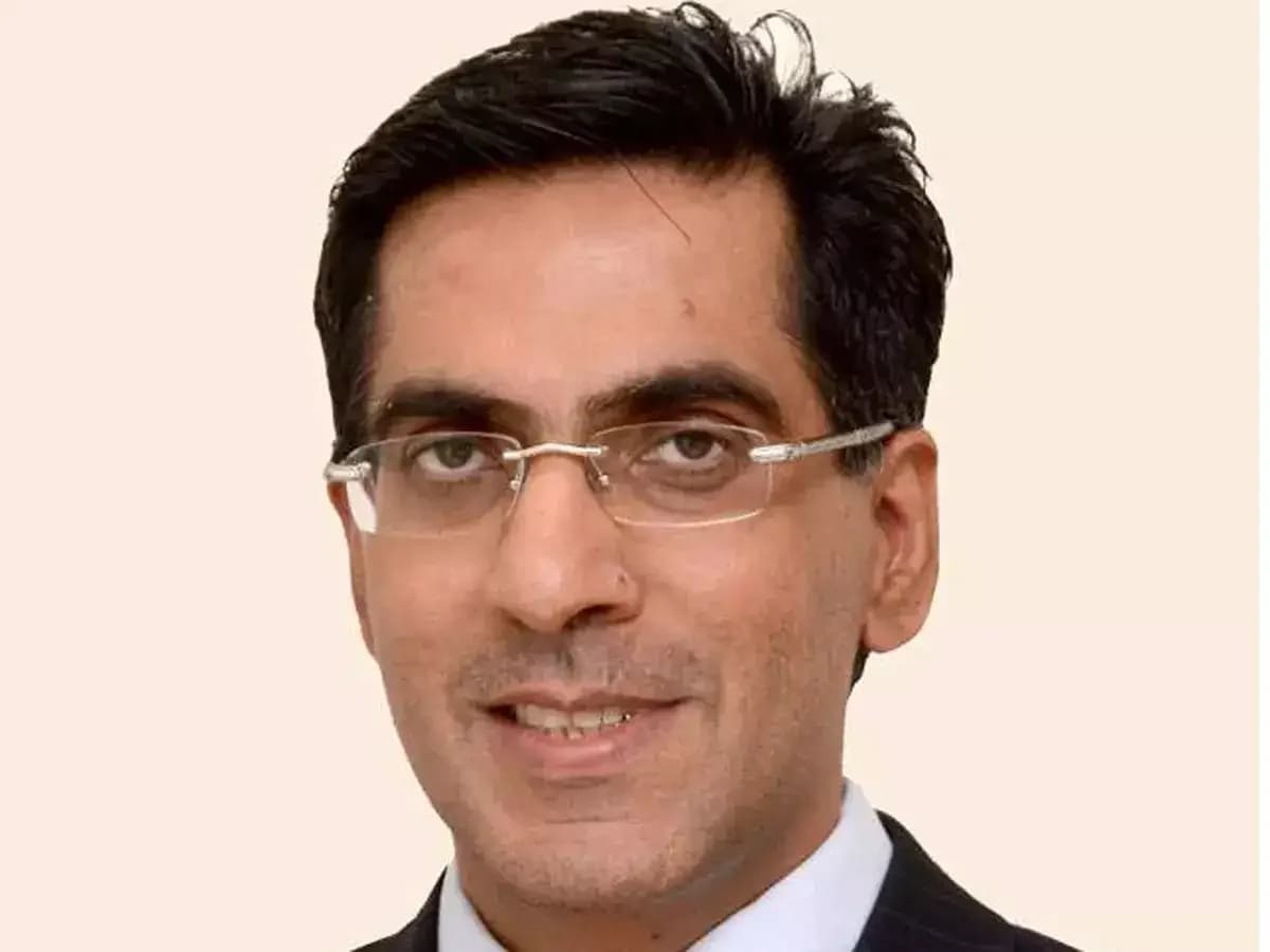 Rupee nears ₹100/$, Kochhar sees India market resilience amid margin pressures