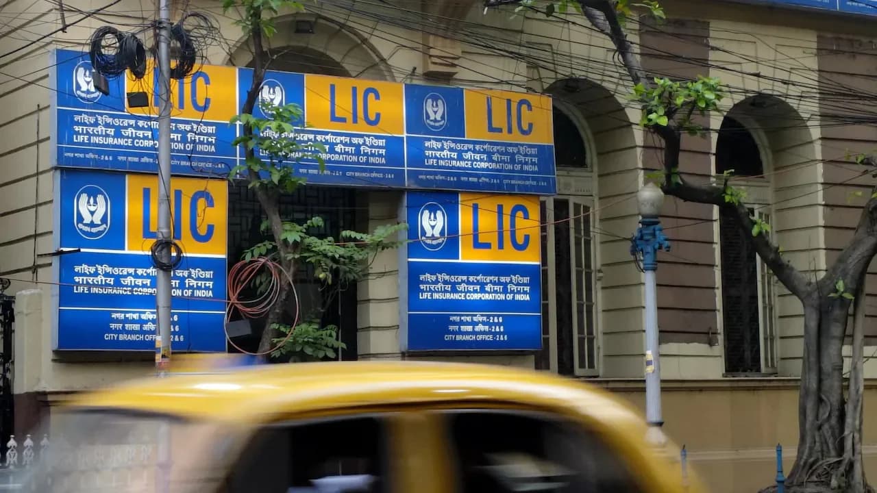 LIC MD Dinesh Pant Retires: Govt Approves Premature Exit