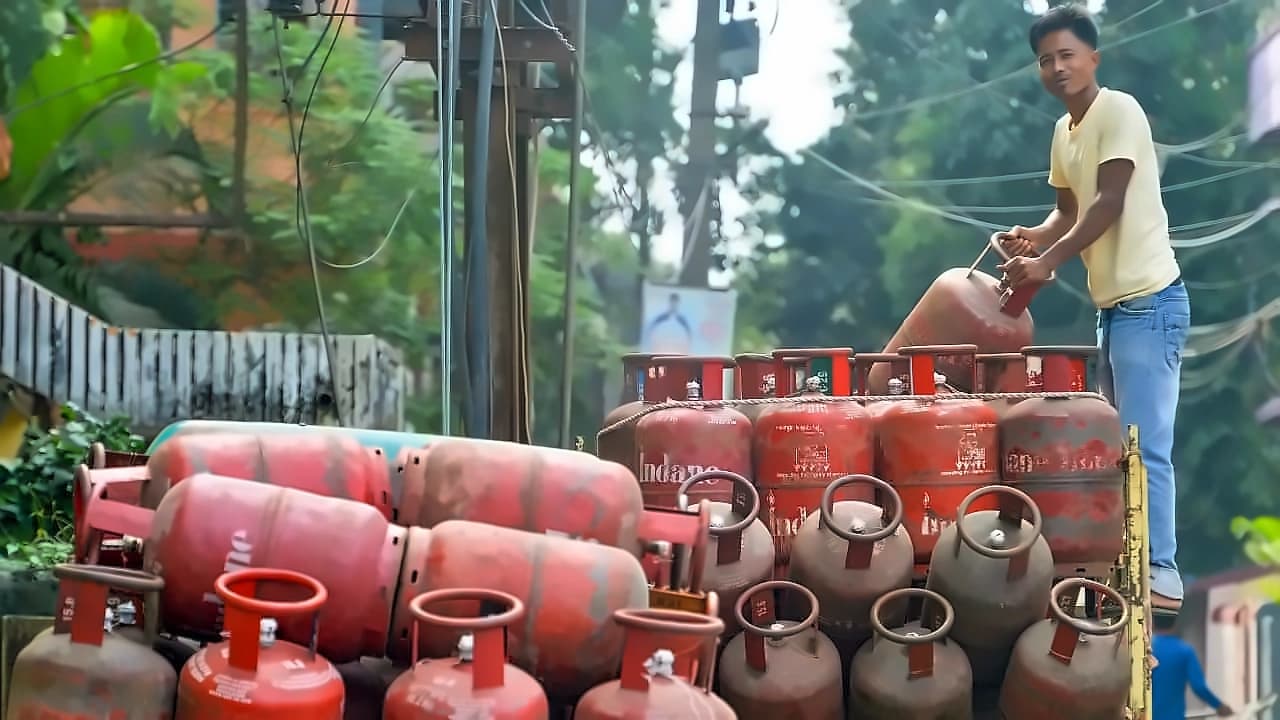 LPG e-KYC deadline ends today: 12 lakh users still pending