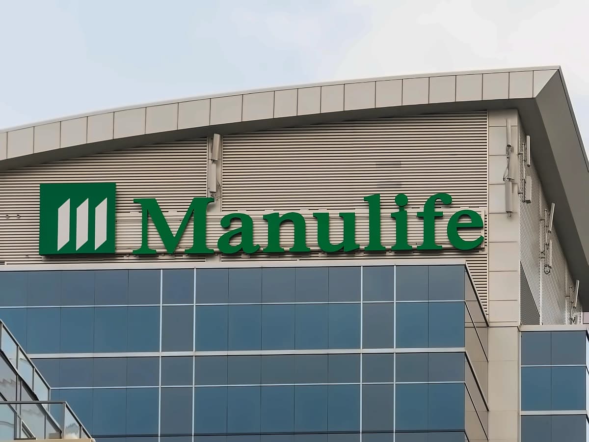 Manulife CQS Seeks $1B for SRT Fund Offering 13% Returns
