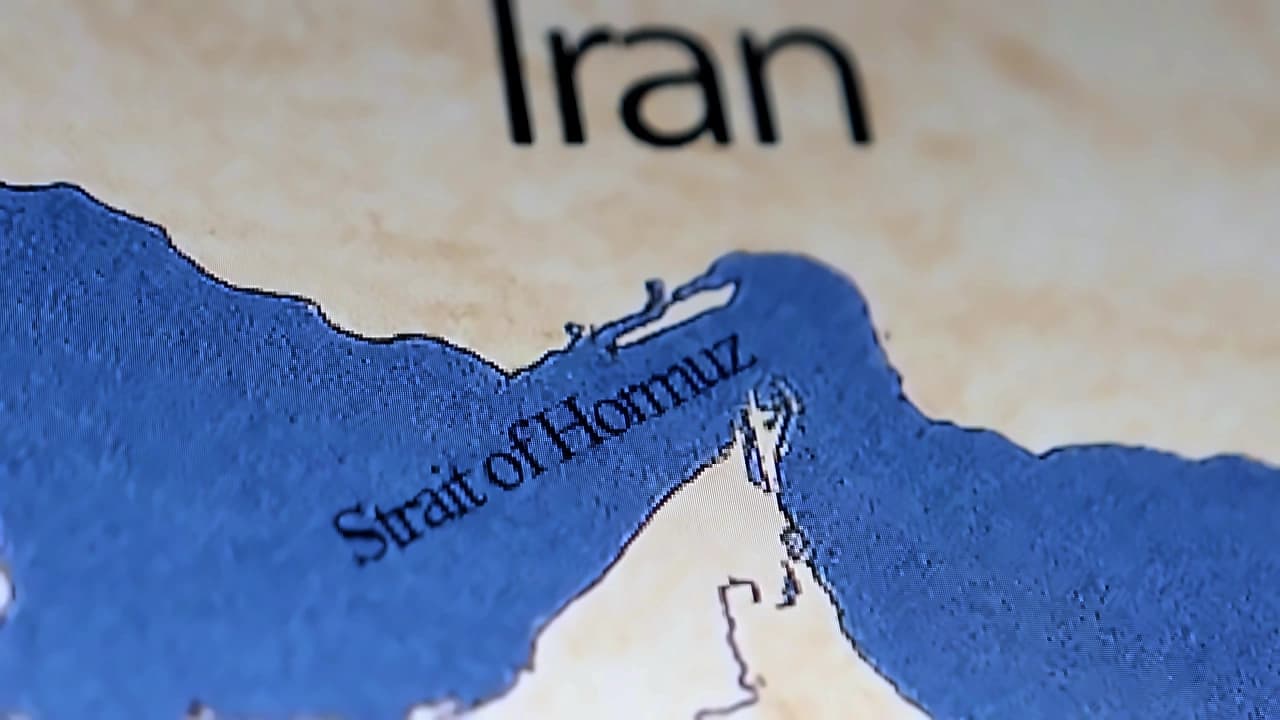 Oil Prices Plunge 16% as Iran War Ceasefire Creates Market Uncertainty