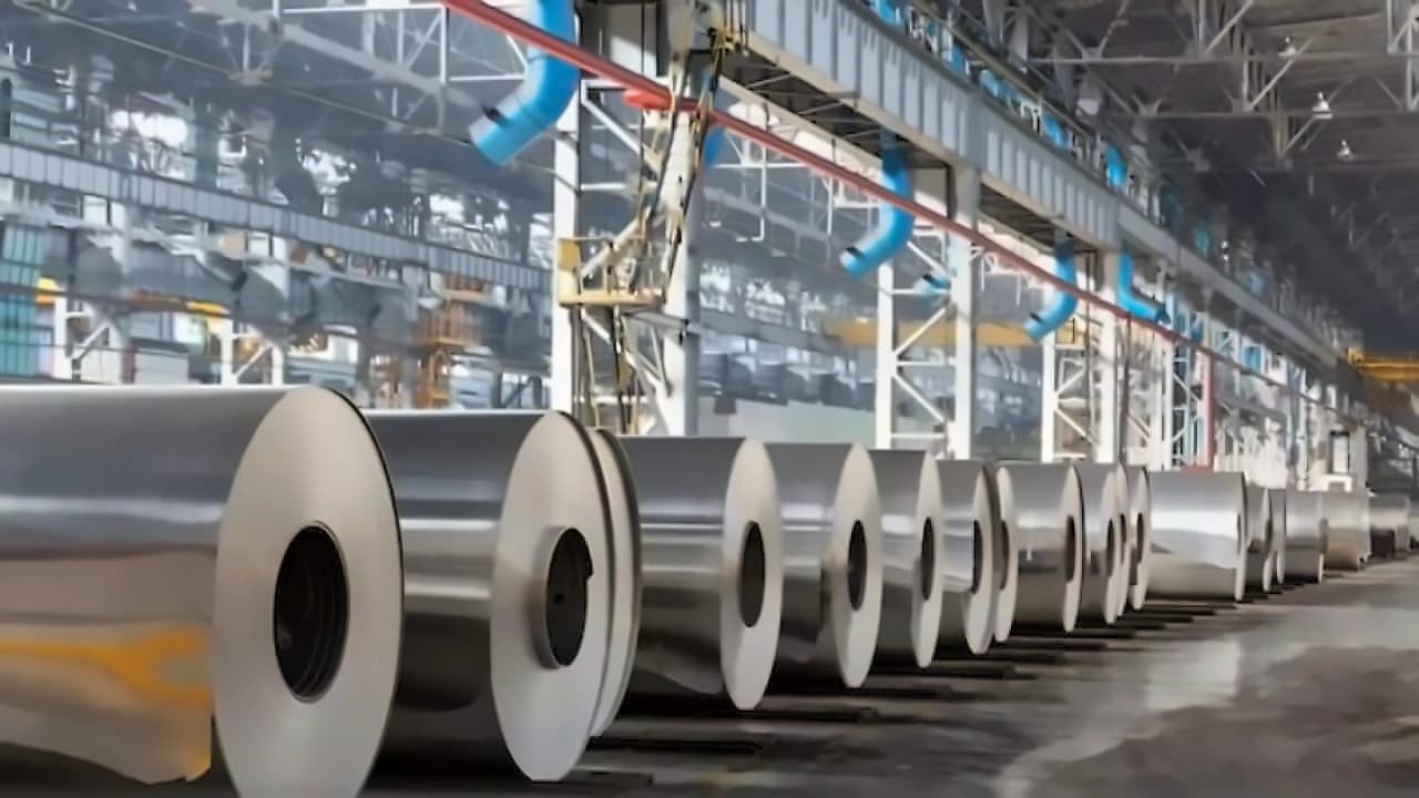 Metal stocks fall 1.7% for fourth day as US rate hike fears weigh
