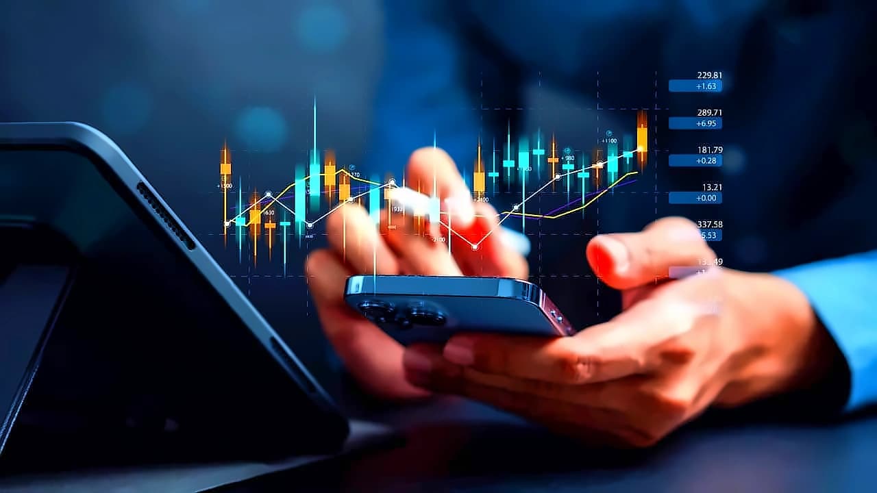Momentum Stocks Show Mixed Signals as 13 CPSE Stocks Hit 52-Week Lows