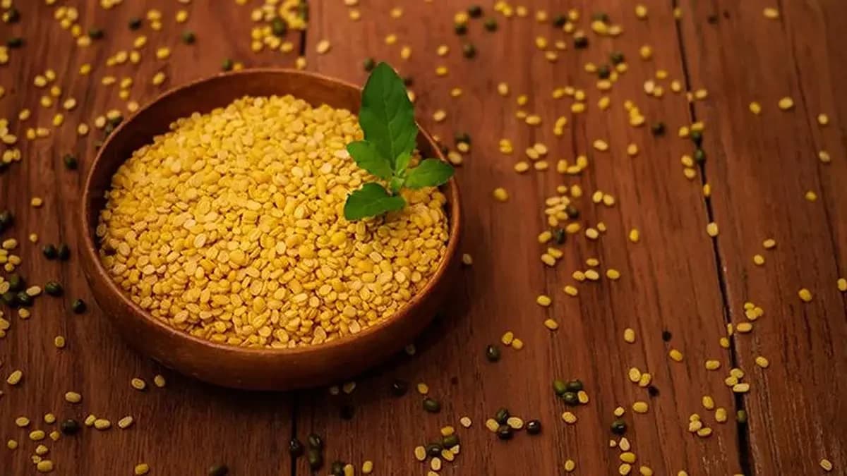 Moong prices firm at ₹7,161/quintal nationally amid quality tightening