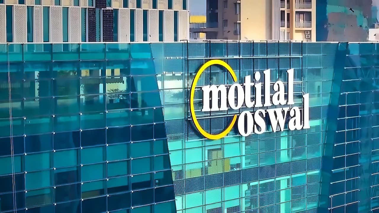 Motilal Oswal Q1 profit surges 10% YoY to ₹1,273 cr, shares fall 11%