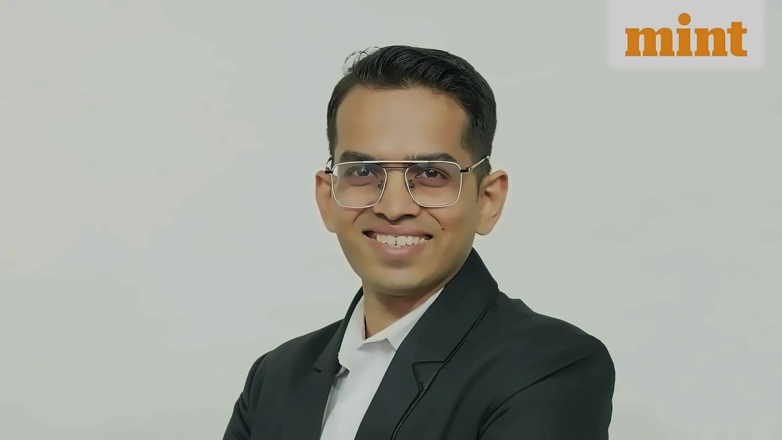 Motilal Oswal's Jain recommends AXIS Bank, Genus Power shares