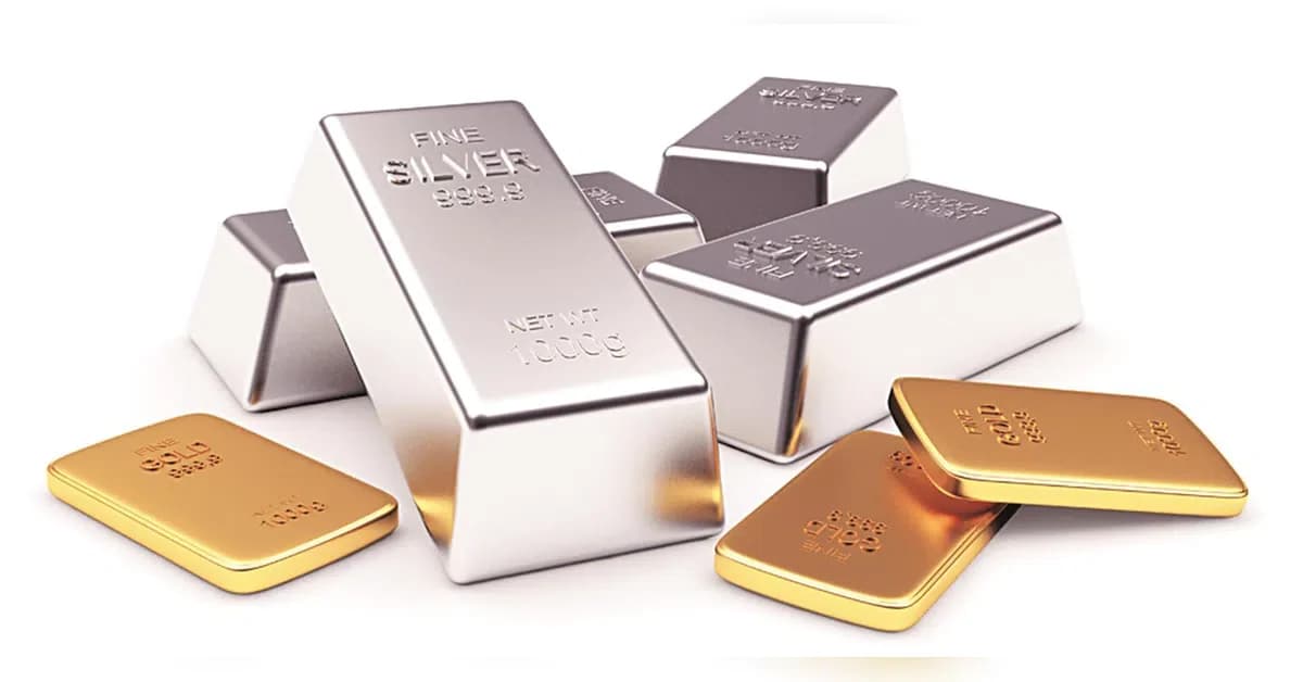 Gold plunges 2% as US yields climb, multi-asset funds cut holdings