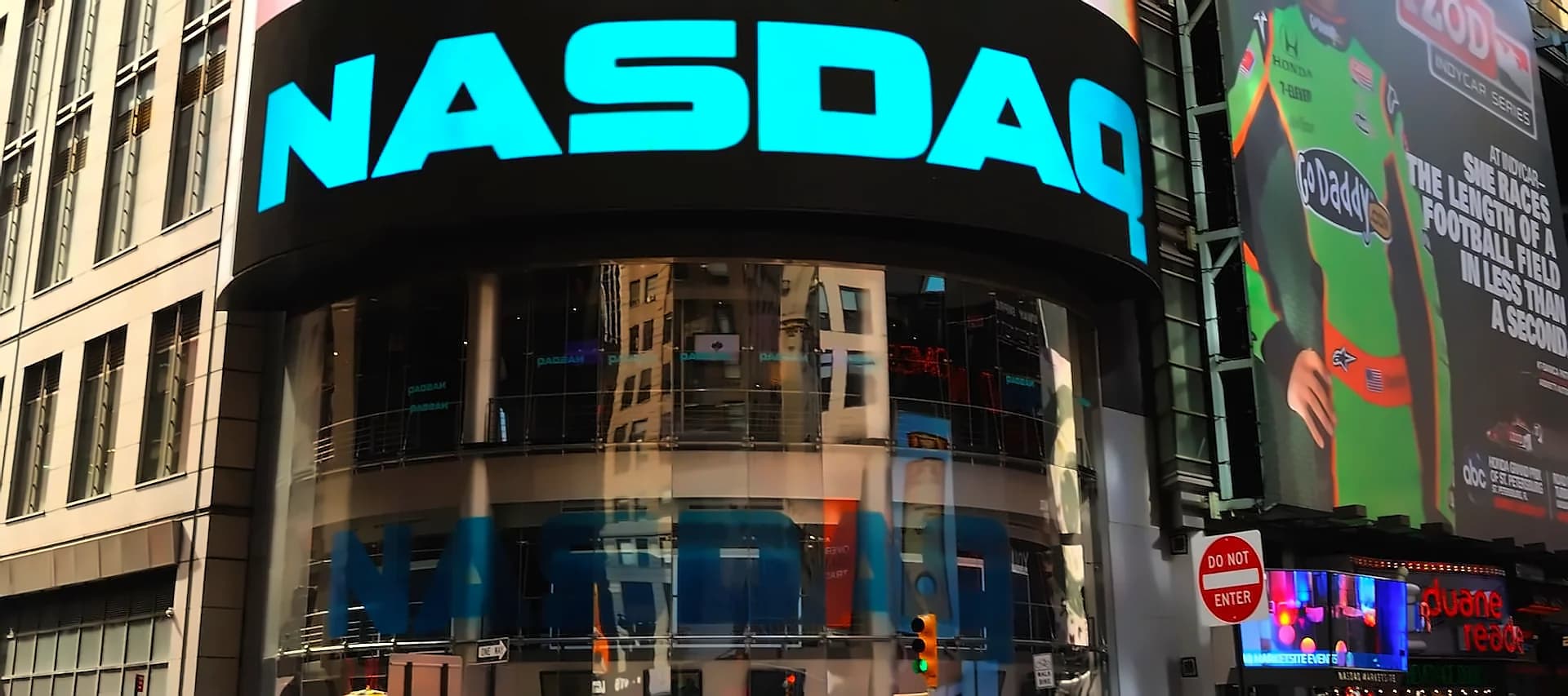 Nasdaq Bitcoin Options Get SEC Approval as US Law Makes Crypto Reserve