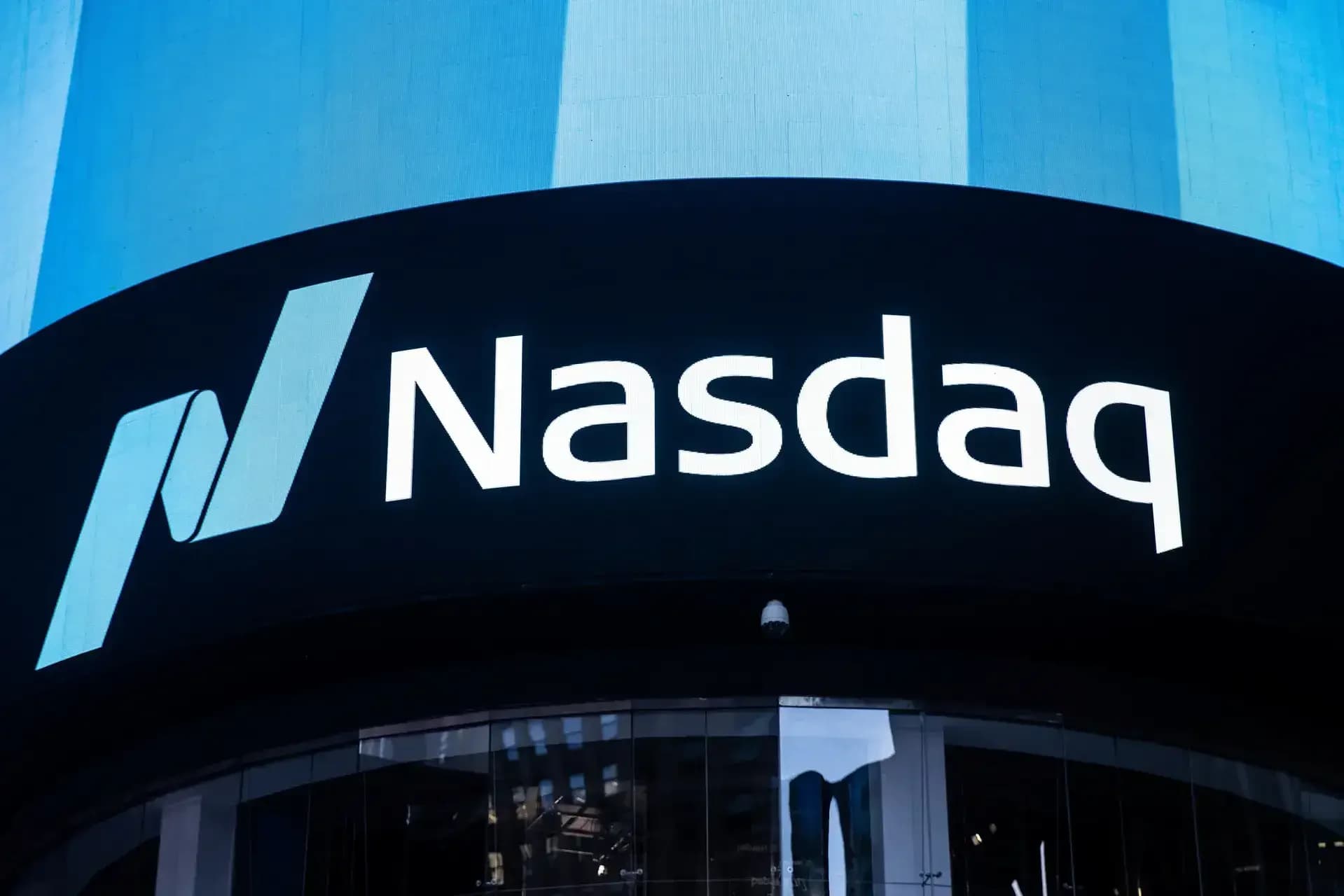 Wall Street Weekly Loss: Nasdaq Falls 4.6%, Tech Selloff Deepens