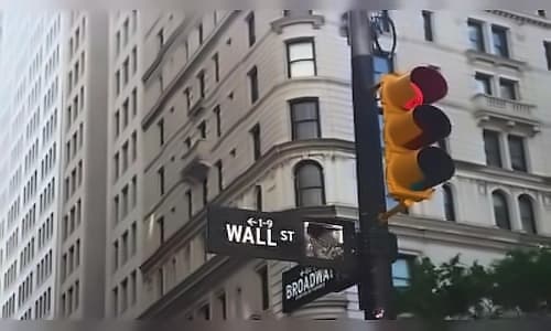 Wall Street Hits Records as Oil Prices Retreat, S&P 500 Gains 0.7%