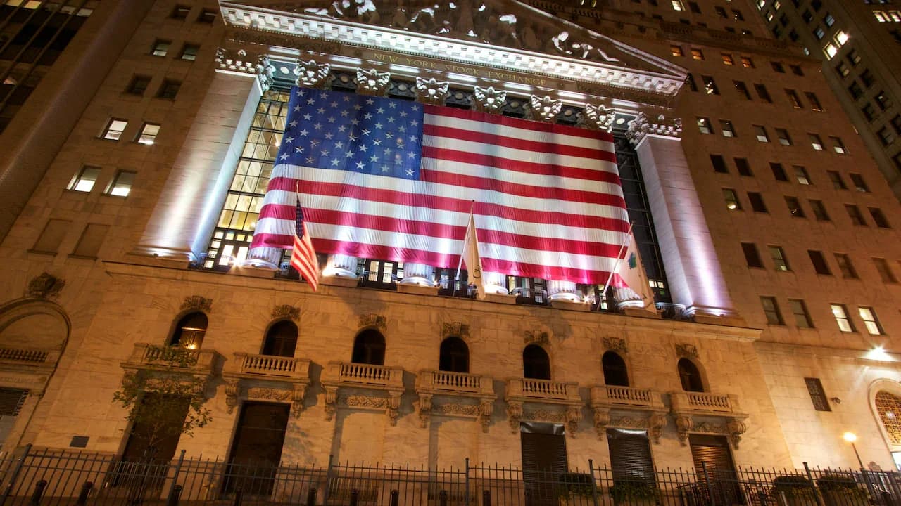 S&P 500 Hits Record High as Strong Earnings Beat Reaches Highest Since 2021