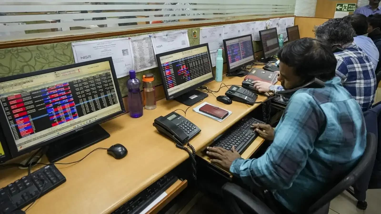 Sensex rises 236 points, Nifty gains 7.40 points on crude decline