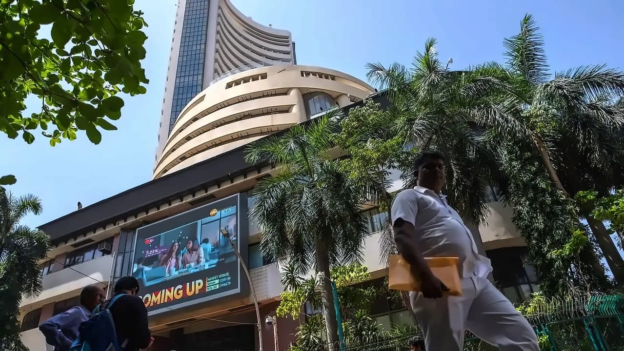 Nifty 50 rises 0.40%, tech stocks recover on rate hike hopes