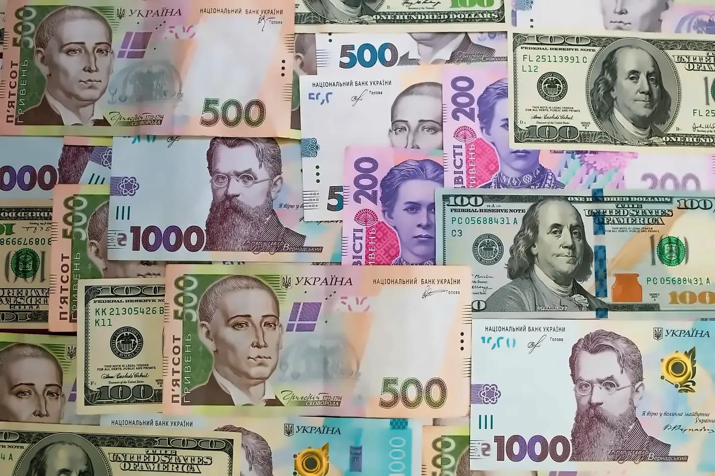 Non-USD Stablecoins Struggle Despite Growing Use as EU Faces Dollarization Risk