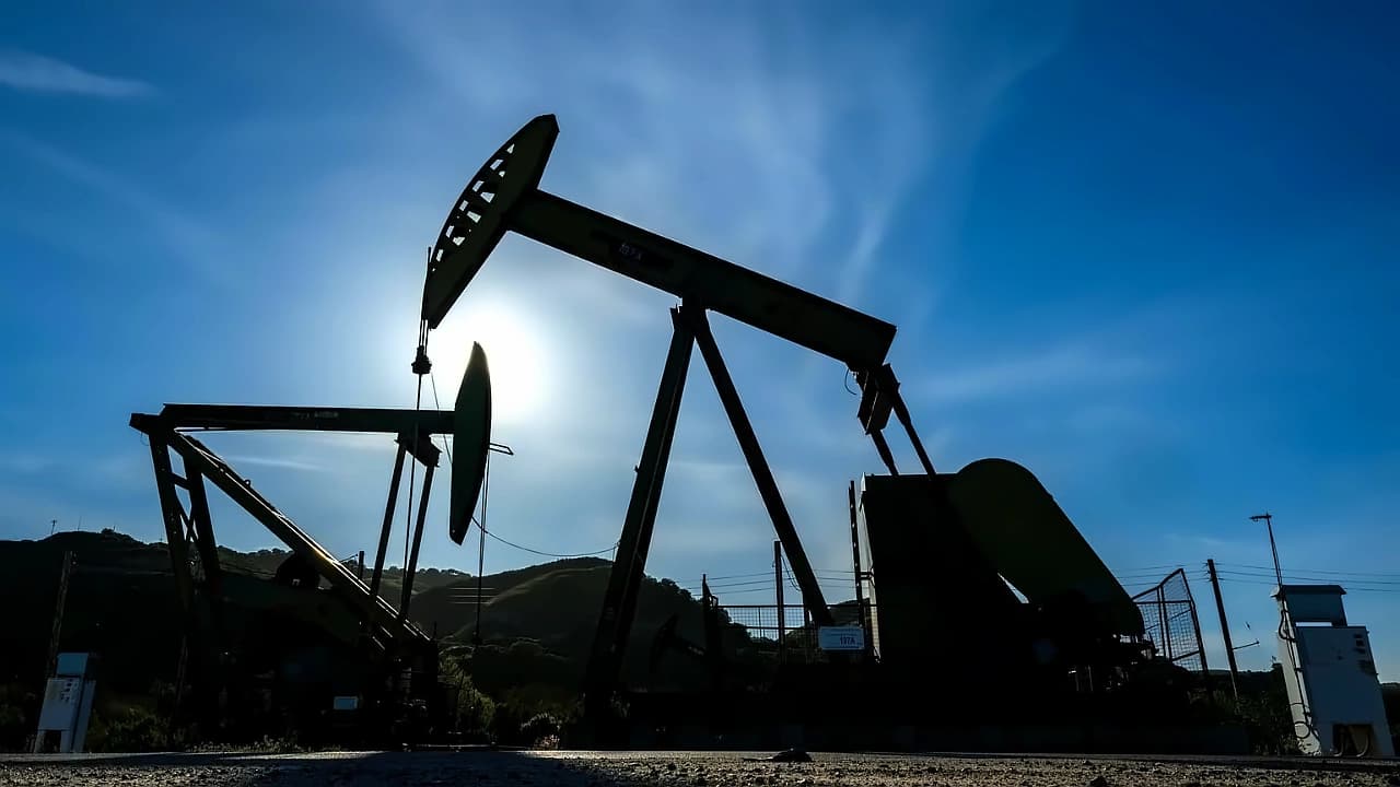 Oil prices surge 4% as Iran-Israel tensions escalate, US futures fall