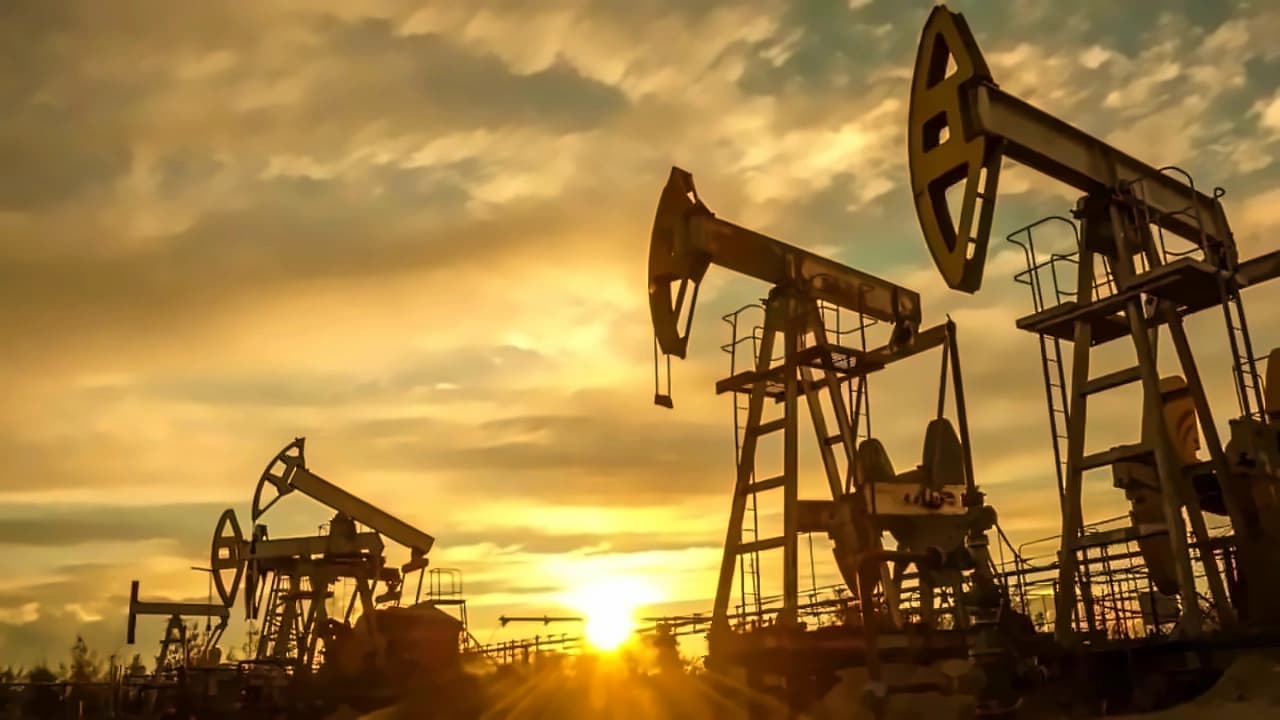Oil stocks fall as ₹3 fuel hike fails to offset ₹1 lakh crore losses