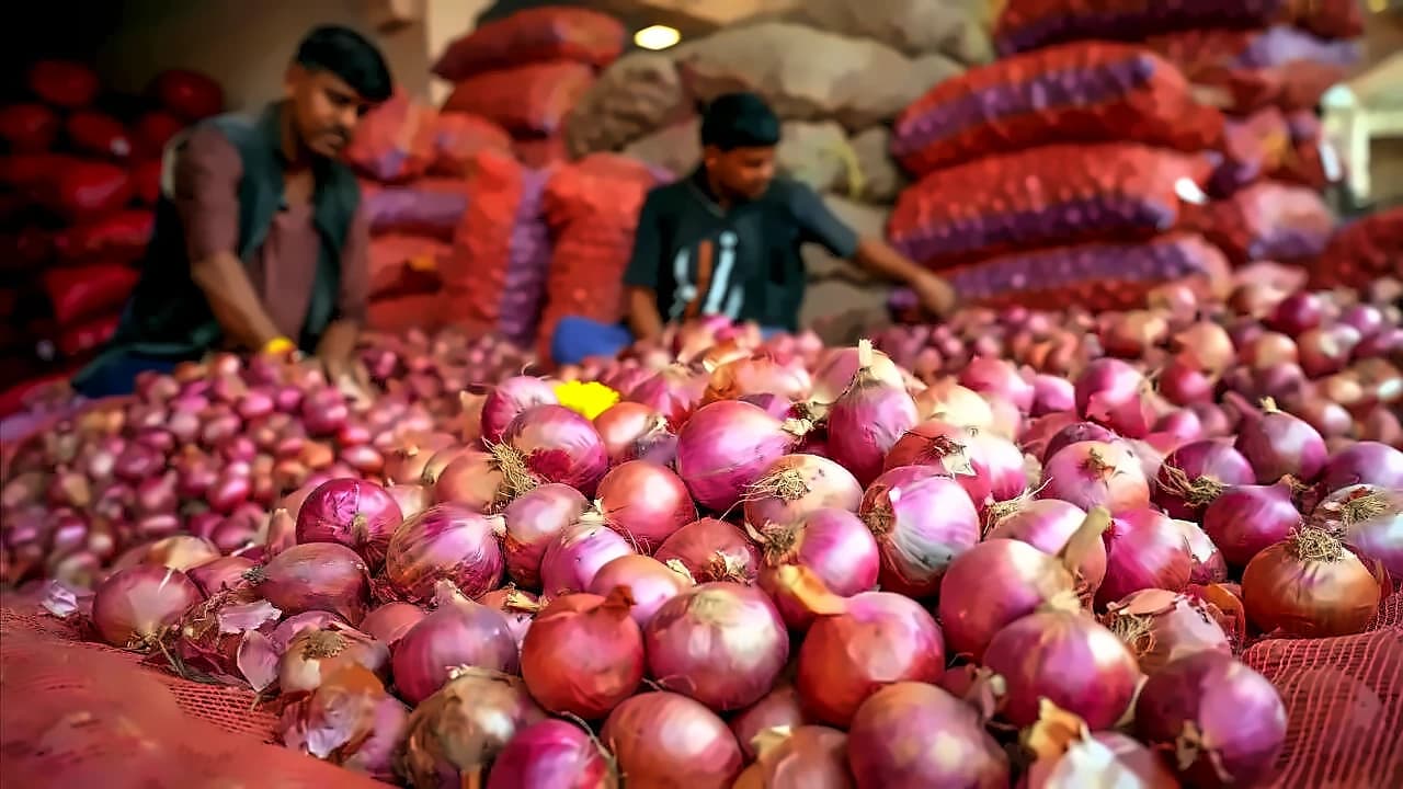 Onion prices surge to ₹60+/kg despite ₹35/kg buffer sale
