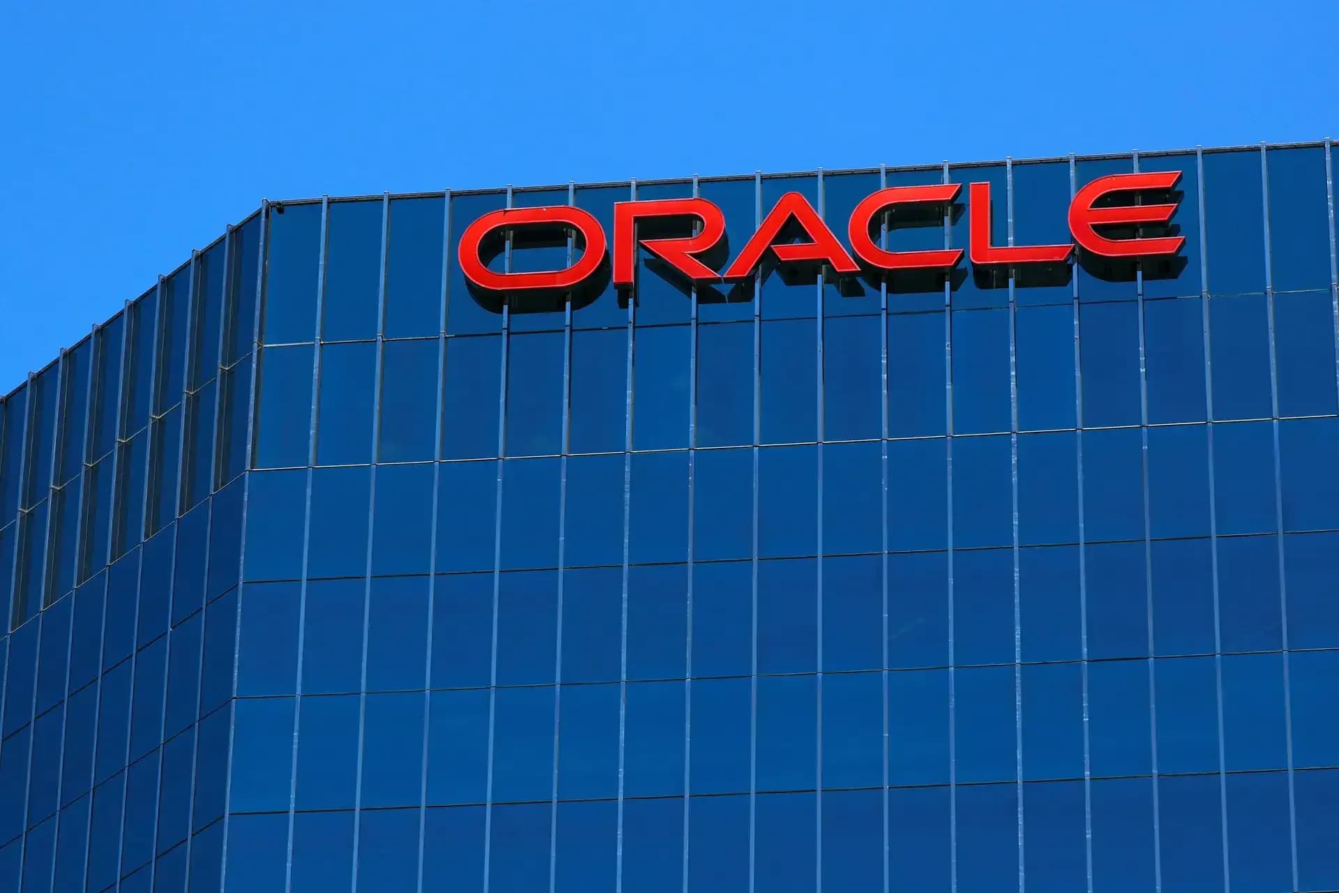 Oracle explores OFSS stake sale amid credit pressure and AI debt