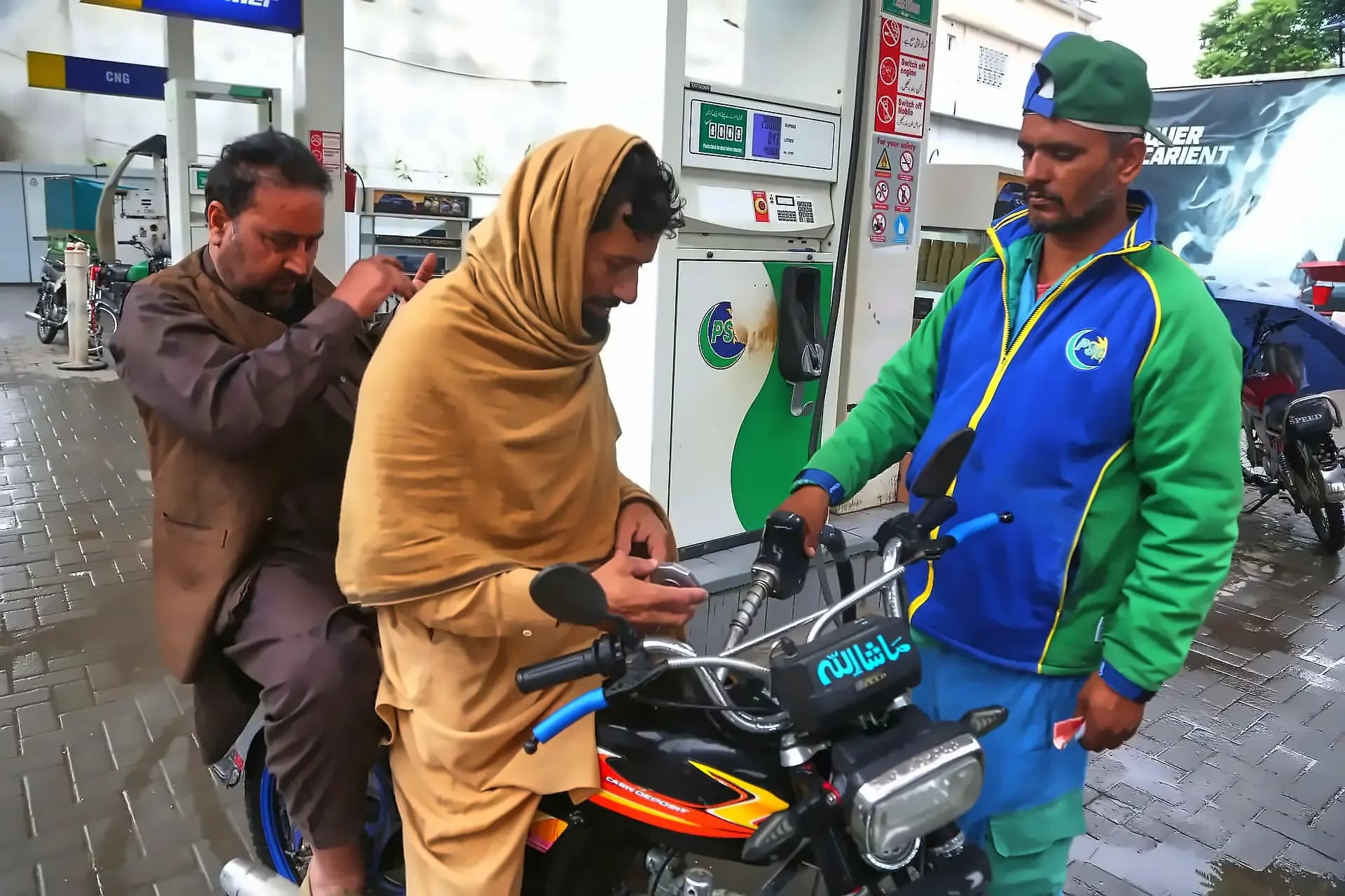 Pakistan inflation hits 13.08% as oil prices surge to $87/barrel