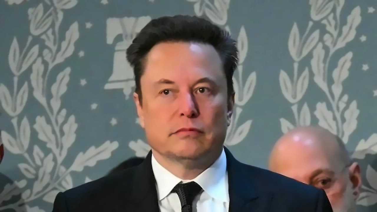 Paramount Moves to NYSE, Plans Musk Investment as Stock Hits Multi-Year Lows