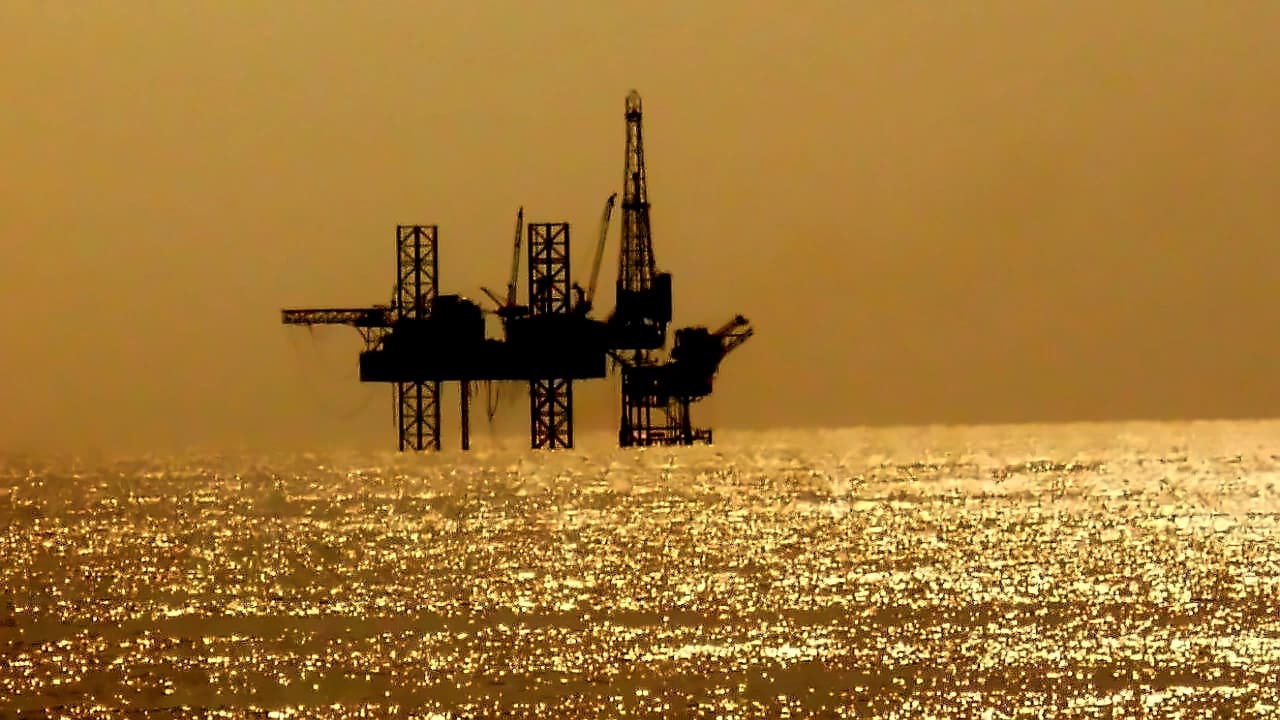 Parliament panel questions oil & gas capex-production gap amid global supply crisis