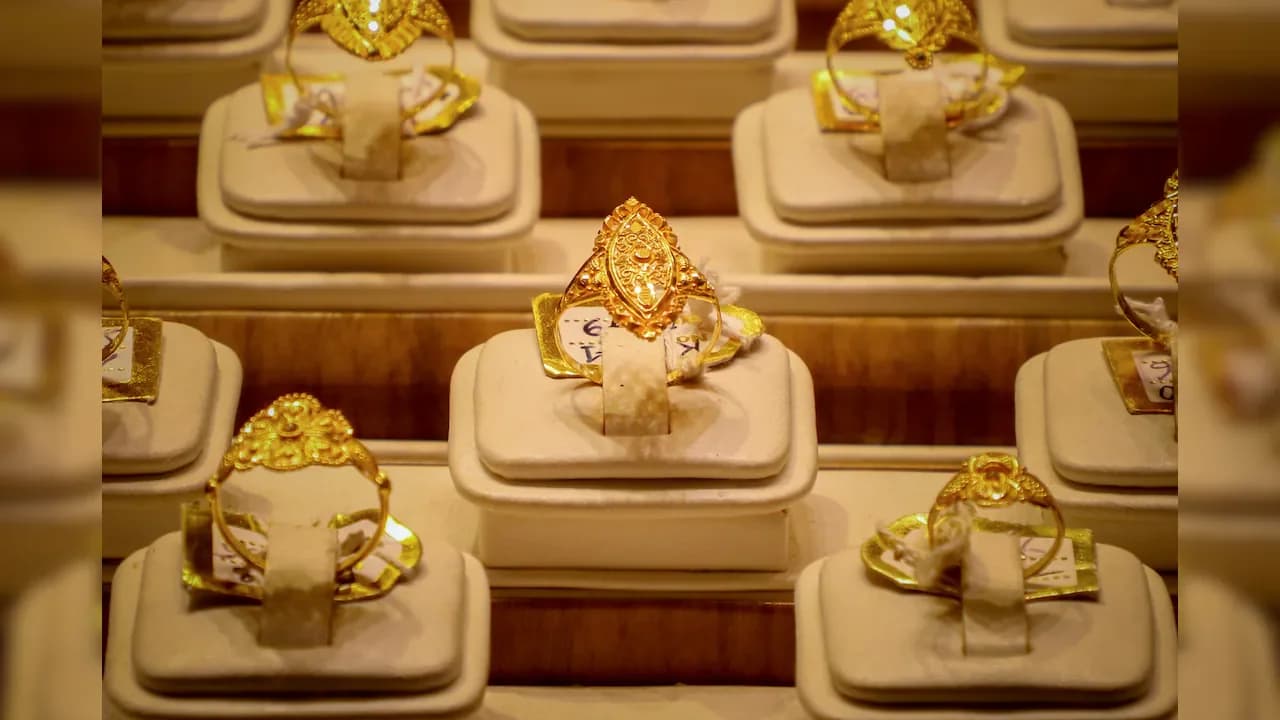 PC Jeweller drops 5% after 16% rally; debt-free status confirmed