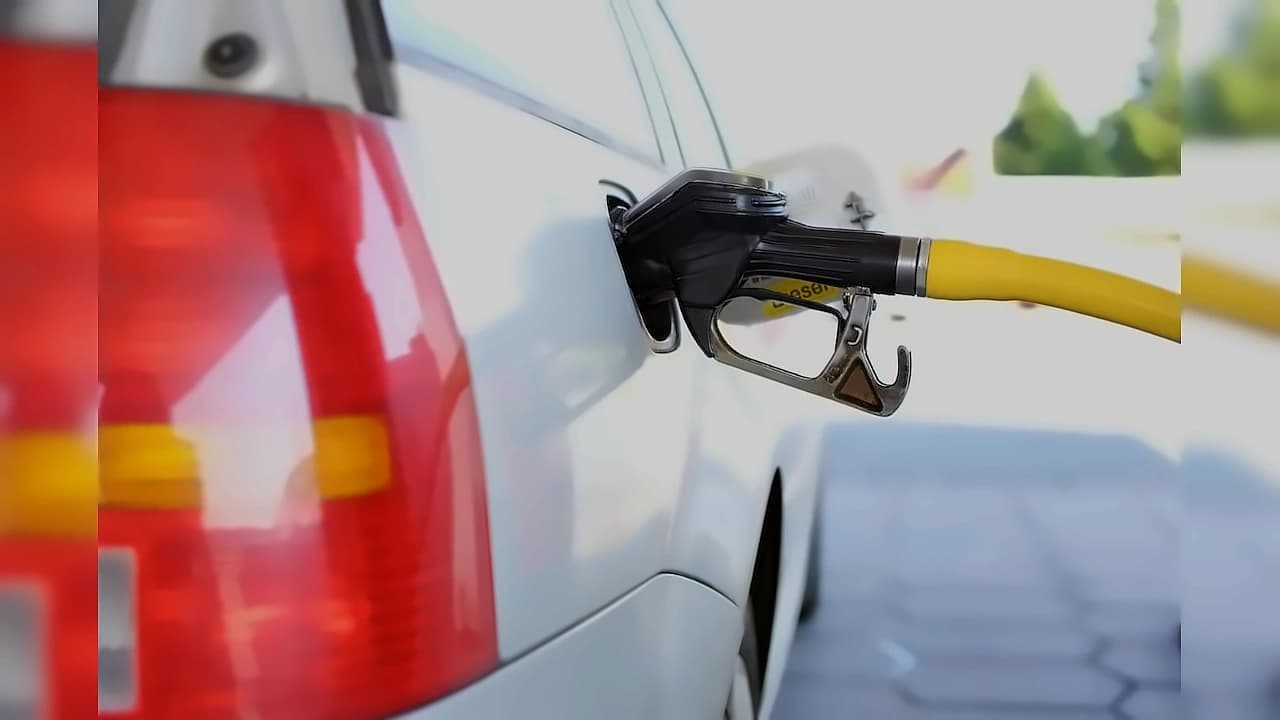 Petrol, Diesel Prices Unchanged June 30 Despite Crude Recovery