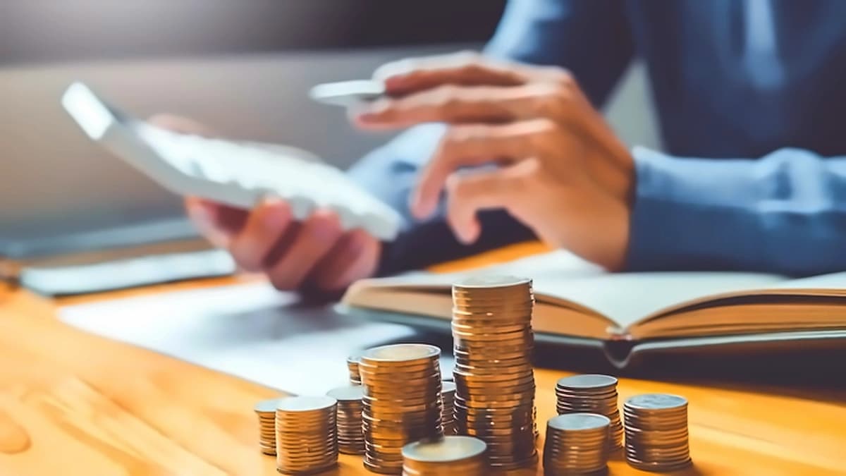 Physical vs Financial Assets: Investment Portability Analysis