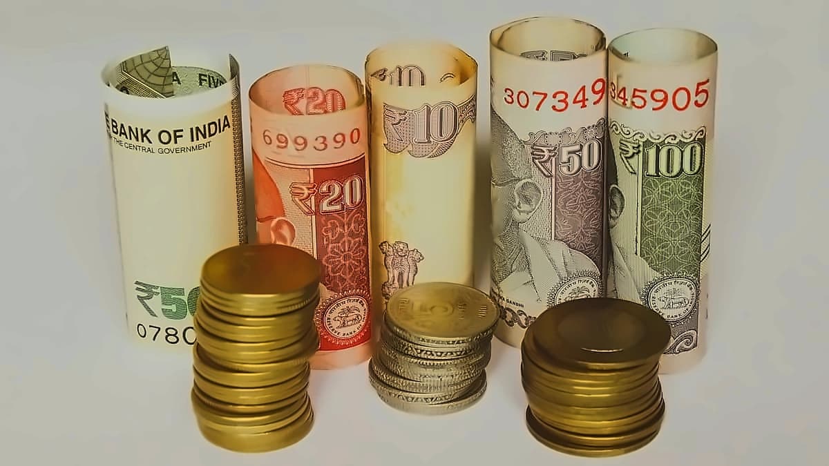 Post Office MIS: ₹15L investment yields ₹9,250 monthly income