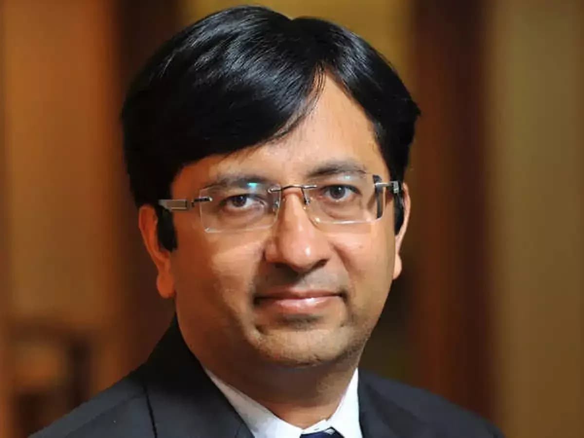 PPFAS Valued at ₹15,800 Cr as Rajeev Thakkar Sells Stake