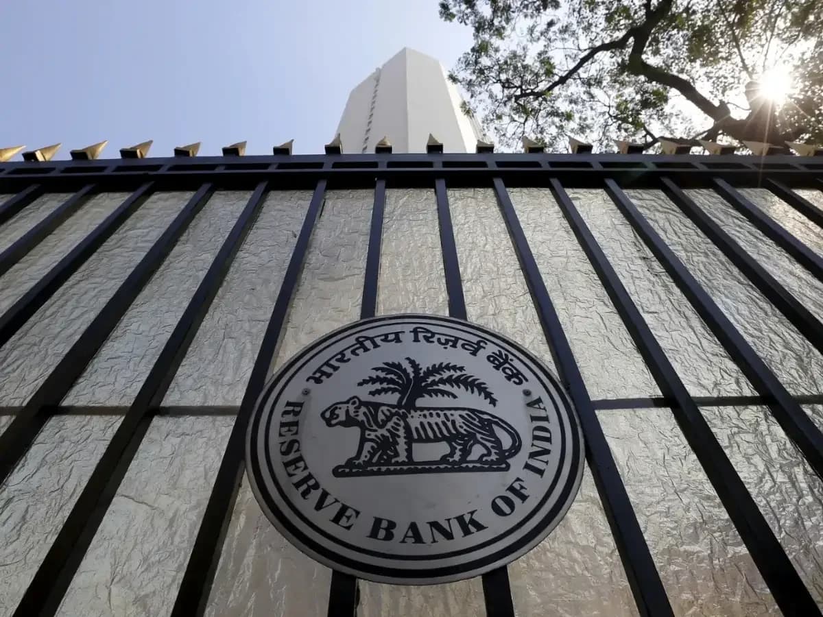 RBI tightens leverage ratio rules, operational risk norms from April 2027