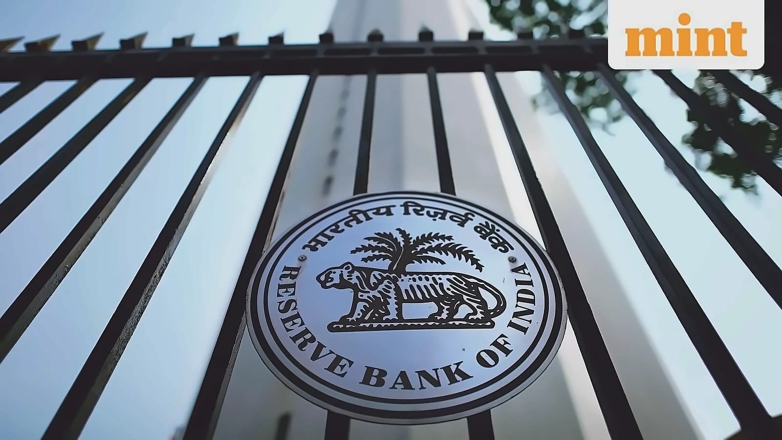 RBI Unveils Unified Loan Recovery Framework with 8 Banned Practices