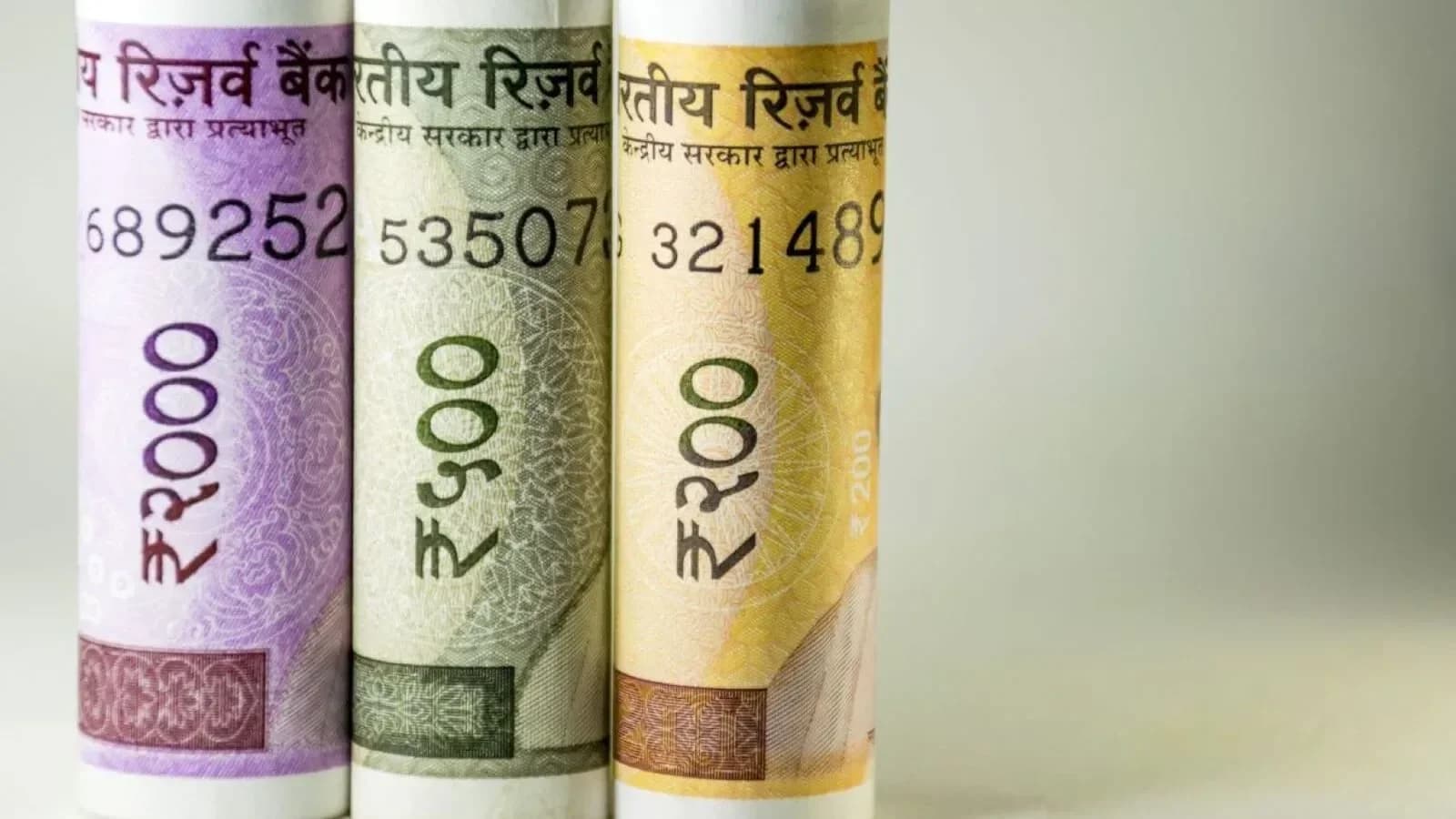 RBI LRS allows ₹2.5 lakh gift remittance to NRI family members