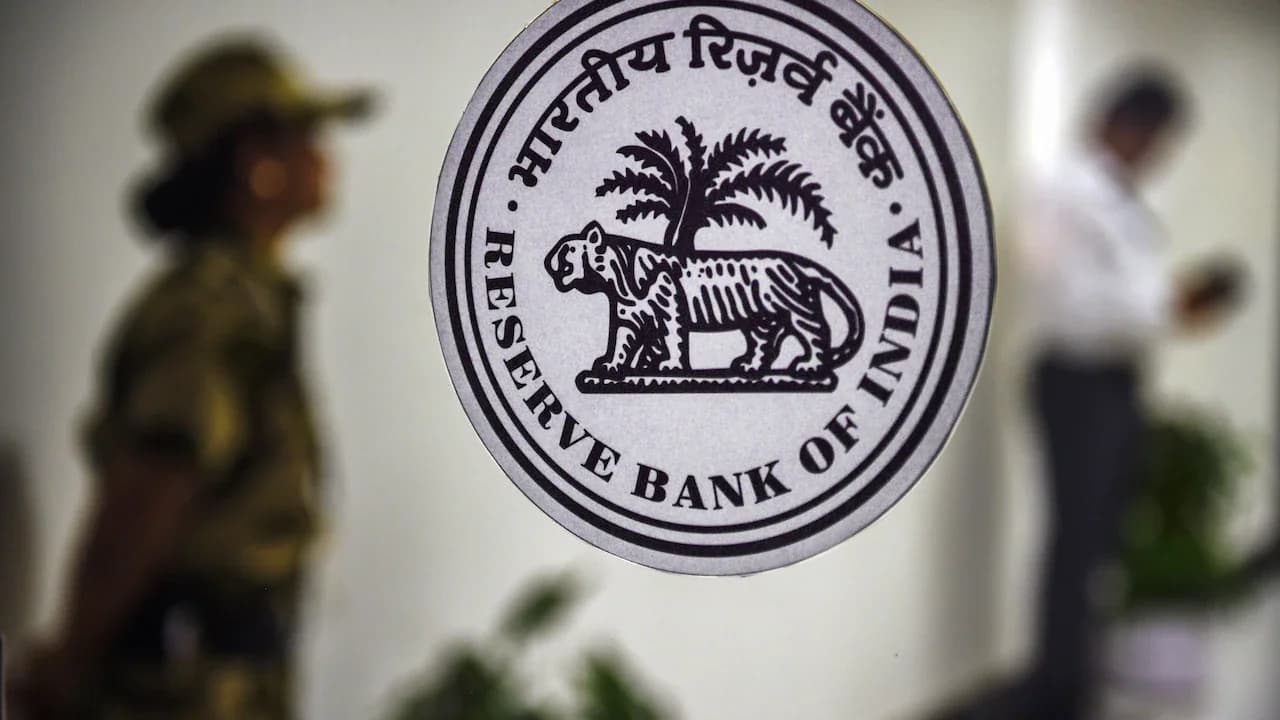 RBI Set to Revive Urban Co-op Bank Licenses After 2004 Pause