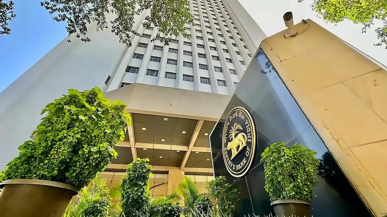 RBI Rate Hike Inevitable as Inflation Peaks at 5.9% in Q3: SBI Analysis