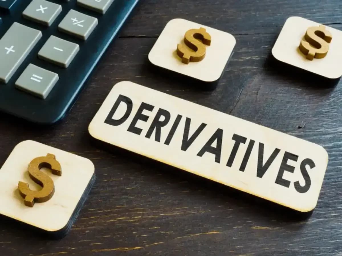RBI Sets ₹25,000 Cr Threshold for New Derivatives Risk Rules