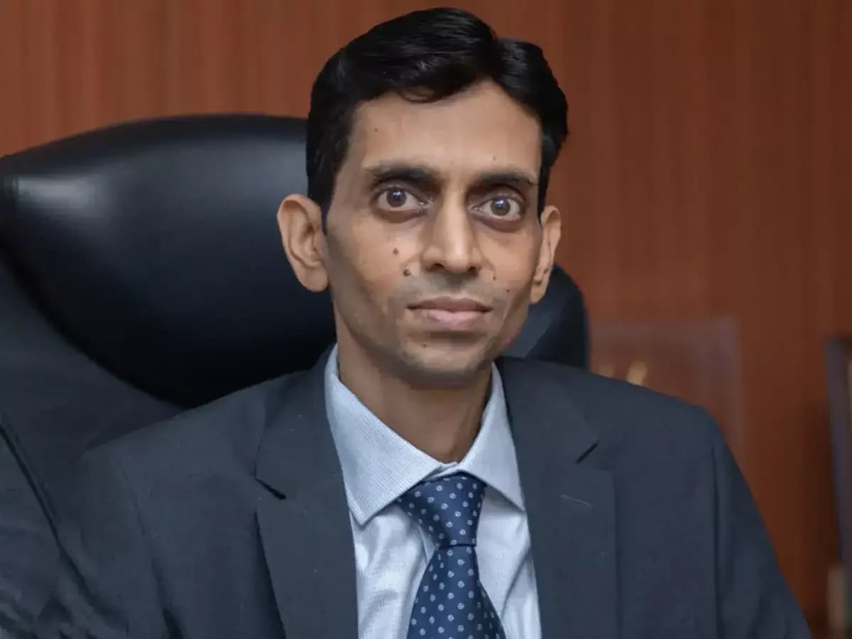RIL Q4 FY26: ₹16,971 Cr PAT Decline, Brokerages Stay Bullish