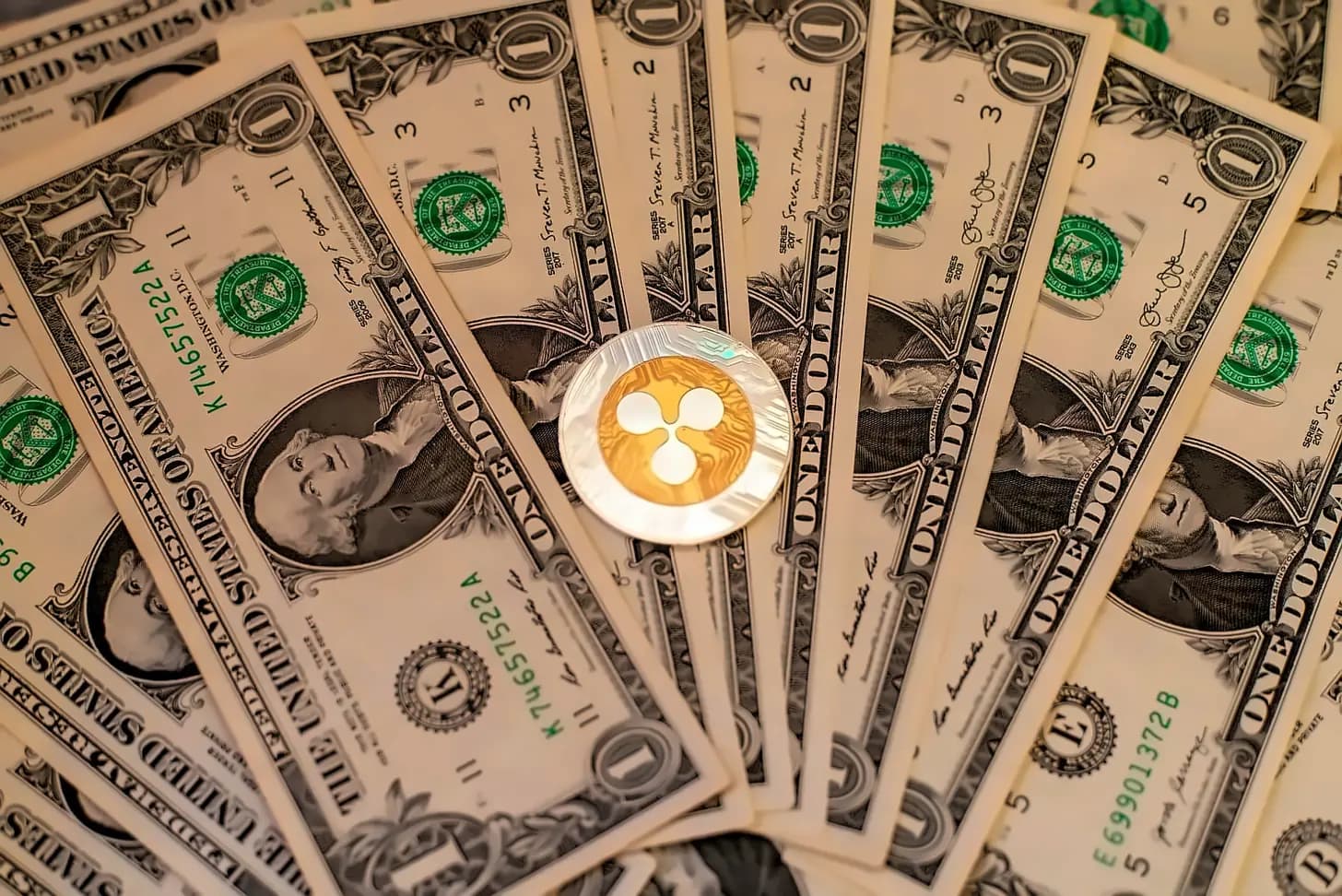 XRPL Hits $1B+ Stablecoin Volume as Tokenized Equities Surge