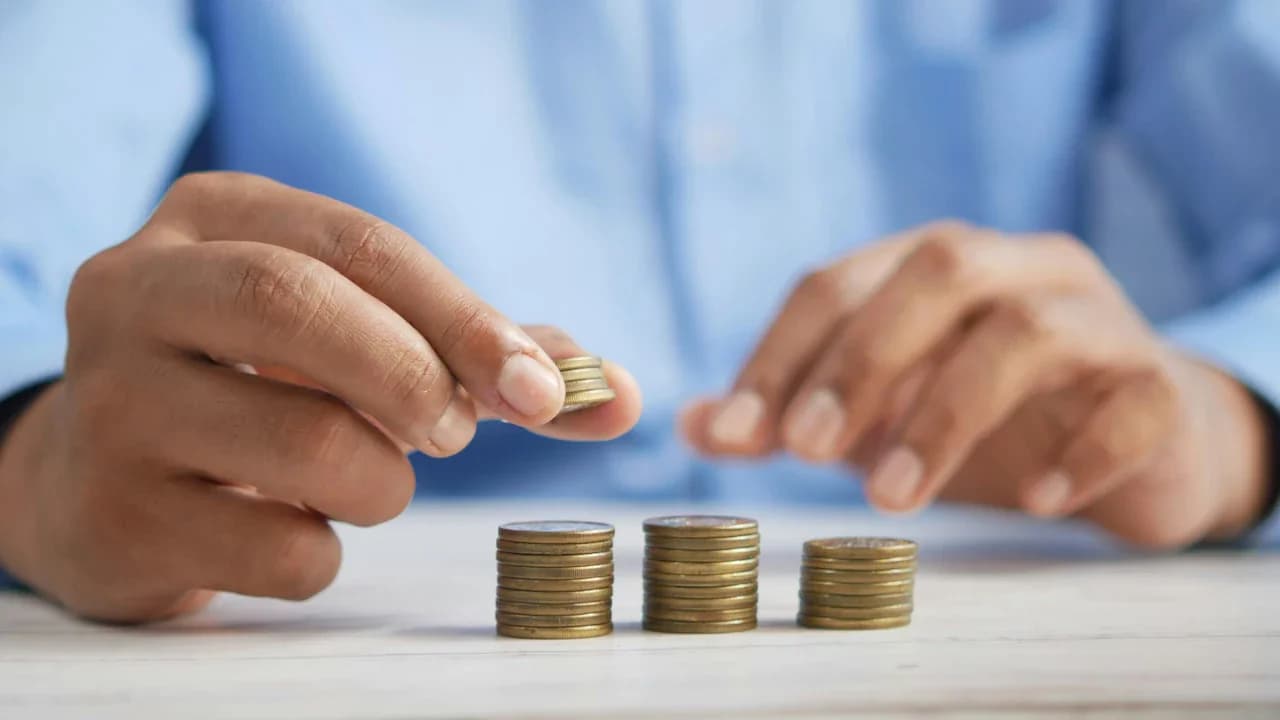 Rs 10 Lakh Investment: Single vs Multiple Deposits Compared