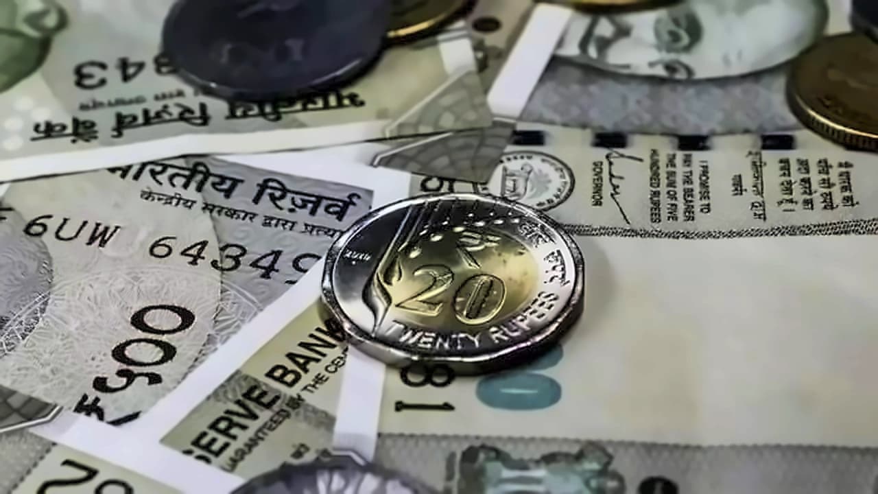 Rupee opens weaker at 95.75-95.80 amid oil surge, RBI intervention