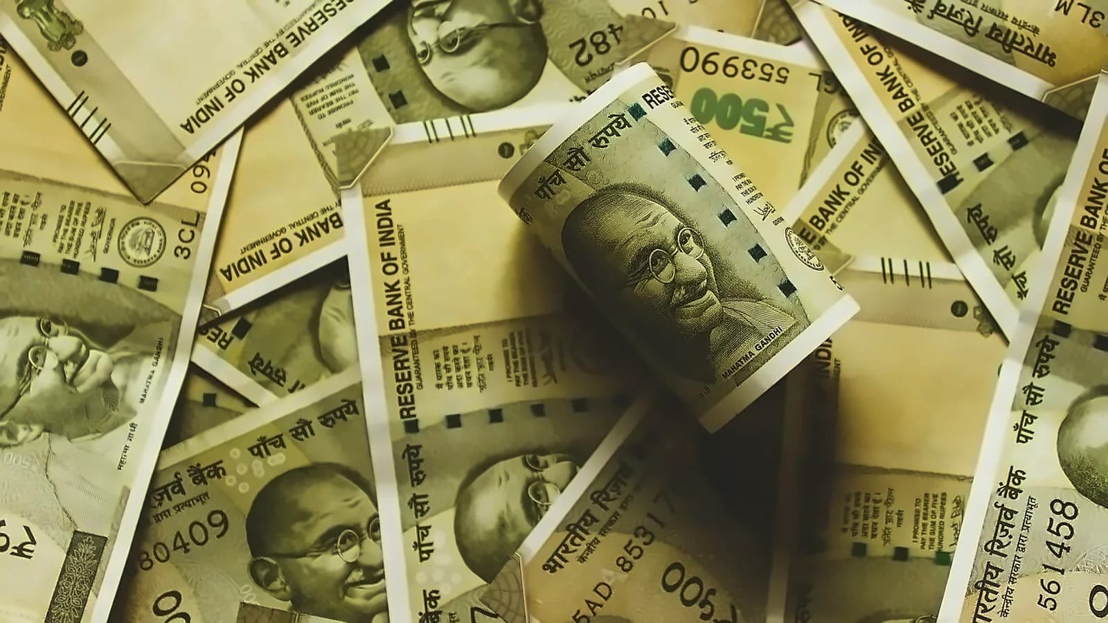 Rupee Hits Two-Month High at 94.95 Amid FCNR Deposit Inflows