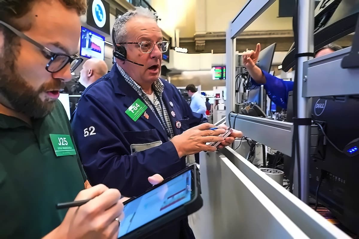 S&P 500 Rally Faces Fed Risk as AI Valuations Meet Higher Bar