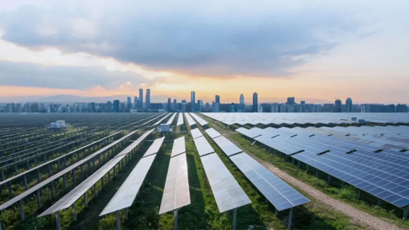 Saatvik Green Energy shares surge 4% on ₹297.5 crore solar order