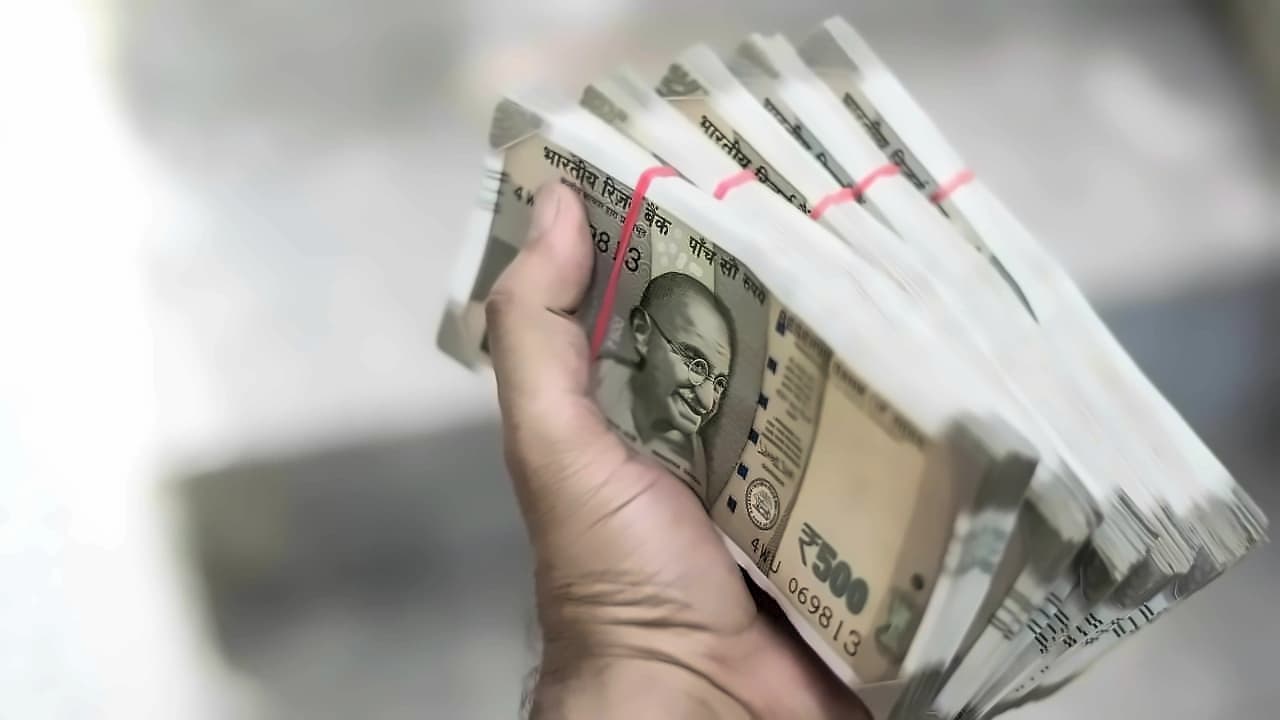 Sammaan Capital Q4 loss widens to ₹8,101 crore on charges