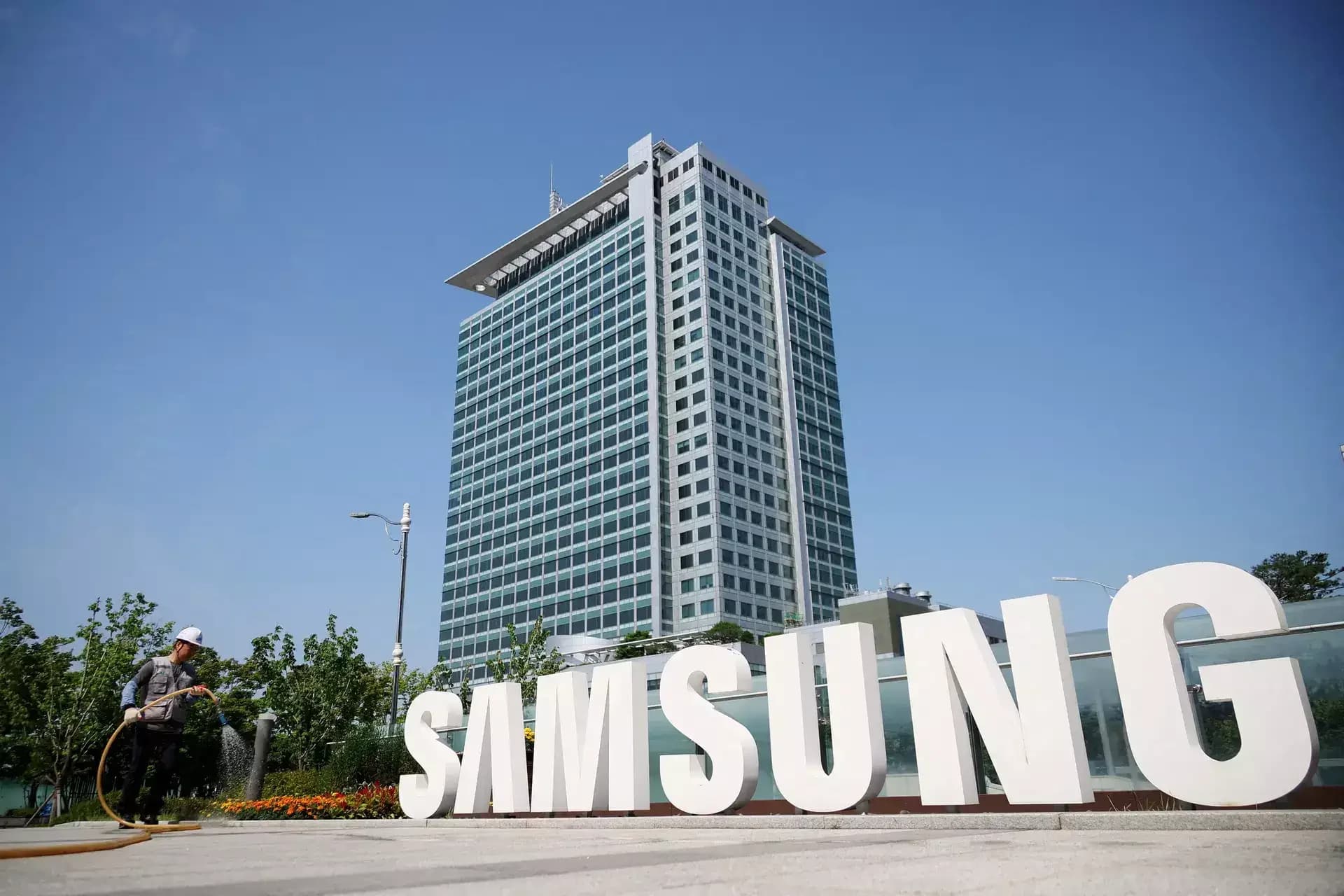 Samsung shares surge 7% as KOSPI rebounds 7% on Iran talks progress