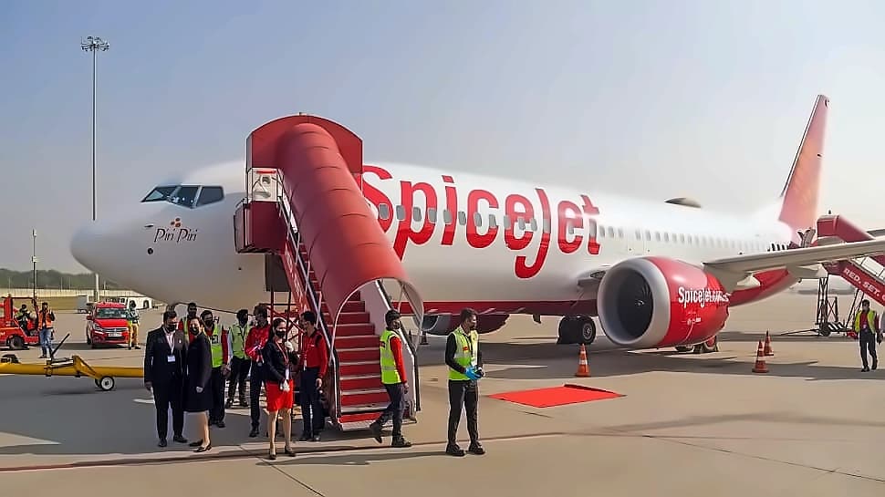 SC rejects SpiceJet's ₹144 cr plea, asks Delhi HC for extension
