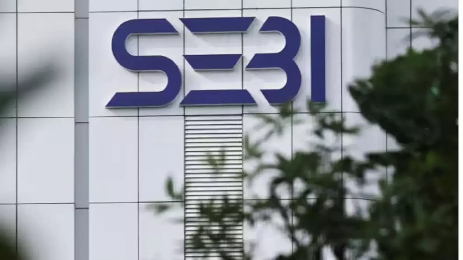 Sebi fines Kalahridhaan Trendz ₹1 crore for disclosure lapses